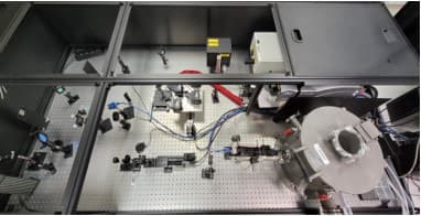 Setup developed for vacuum environment LIDT tests